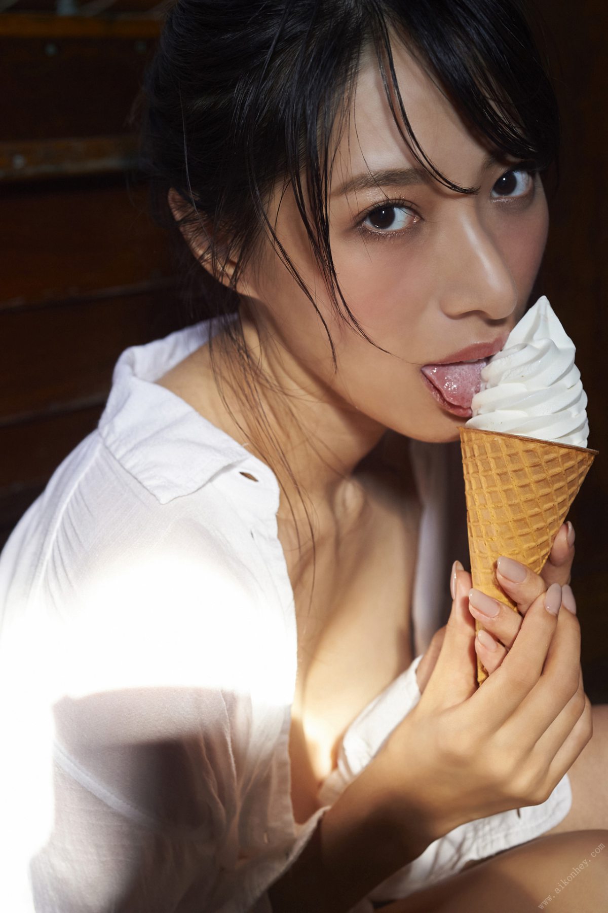 FLASH Photobook Yuka Someya 染谷有香 01 Dyed in sweat 02 Dyed in soft serve ice cream 2020 10 27 0044 1884581341.jpg