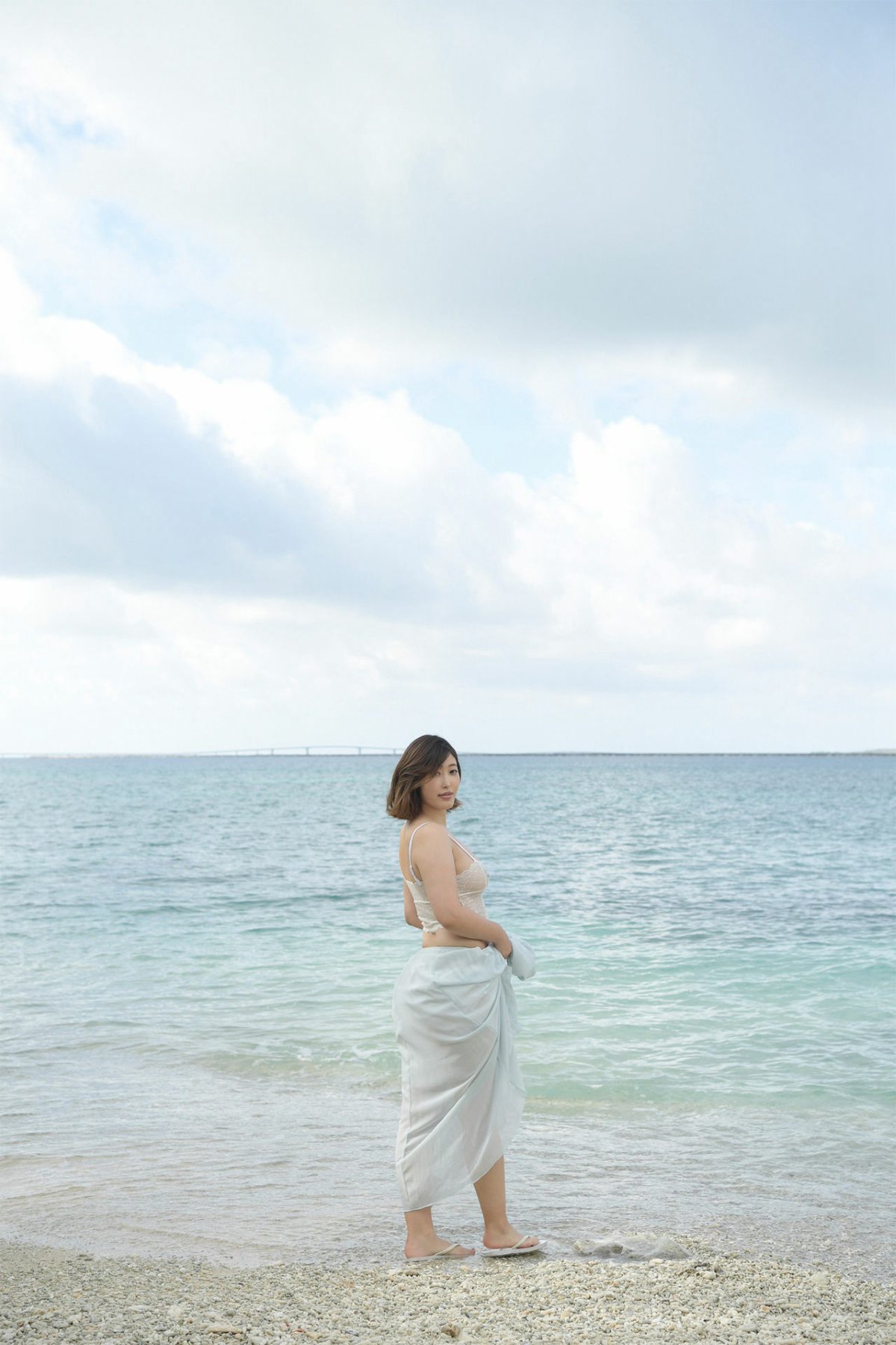 FRIDAY Digital Photobook Asahi Mizuno 水野朝陽 The naked goddess is back Ripe hair nude Vol 1 2021 04 30 0004 3337137993.jpg
