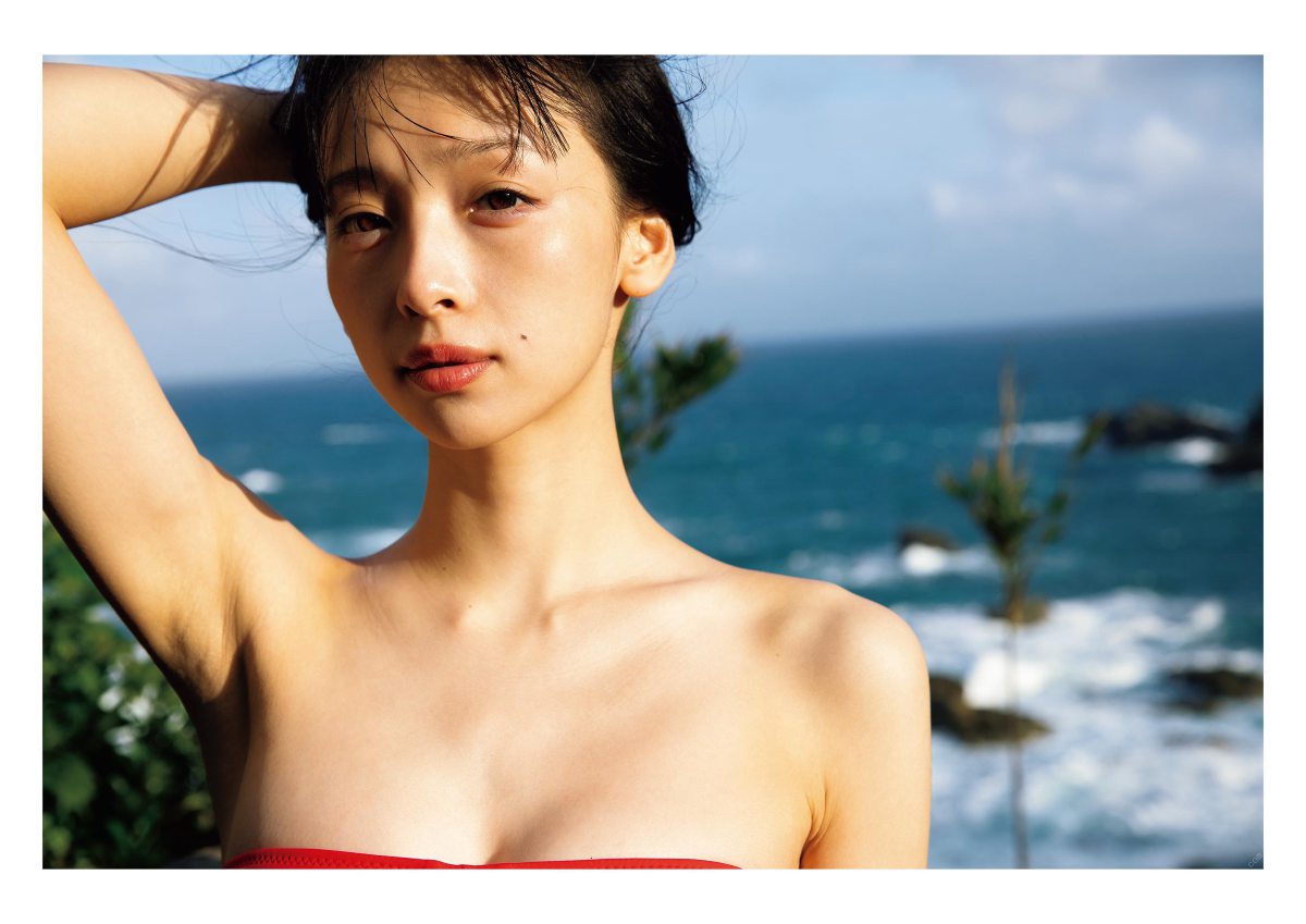 Monthly Photobook Asuka Hanamura 華村あすか Now 今 2022 02 05 0020 4320162083.jpg