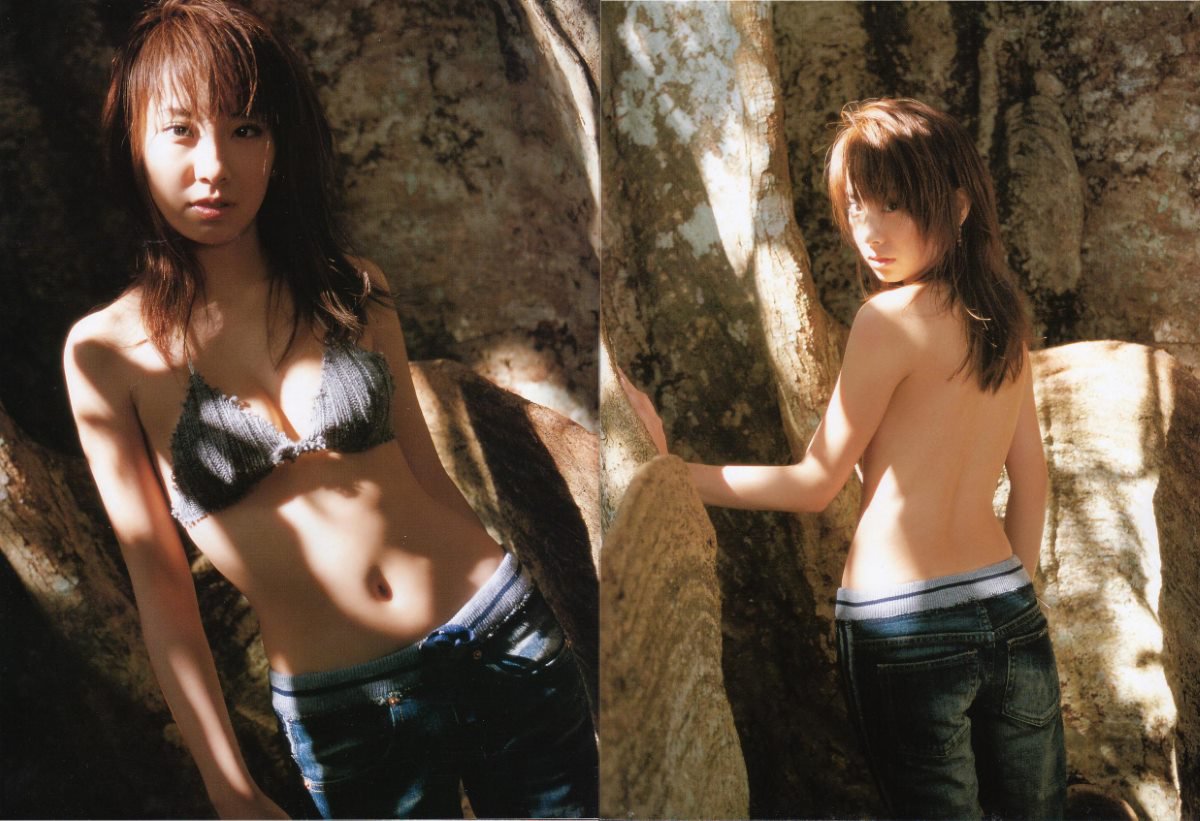 Photobook Azusa Yamamoto 山本梓 as a girl アズ ア ガール 2004 05 08 0005 2663208457.jpg