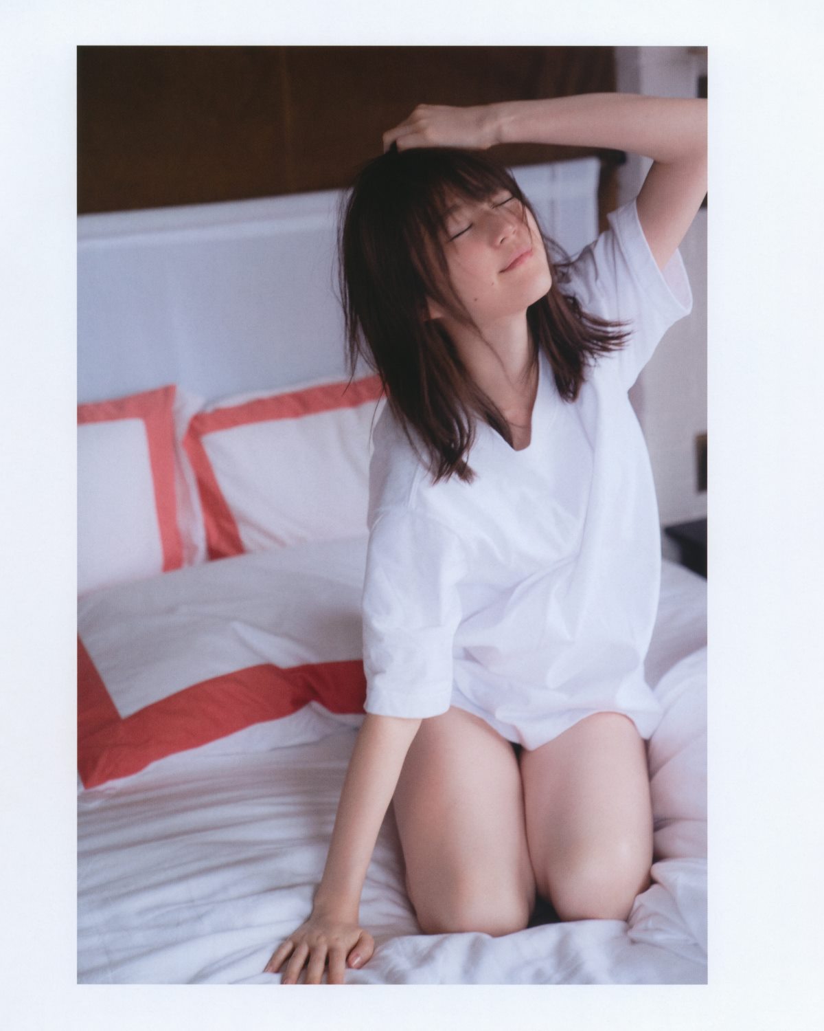 Photobook Ikuta Erika 2nd Photobook Intermission Nogizaka46 Bonus Postcard 生田絵梨花写真集 インターミッション 0007 6043664137.jpg