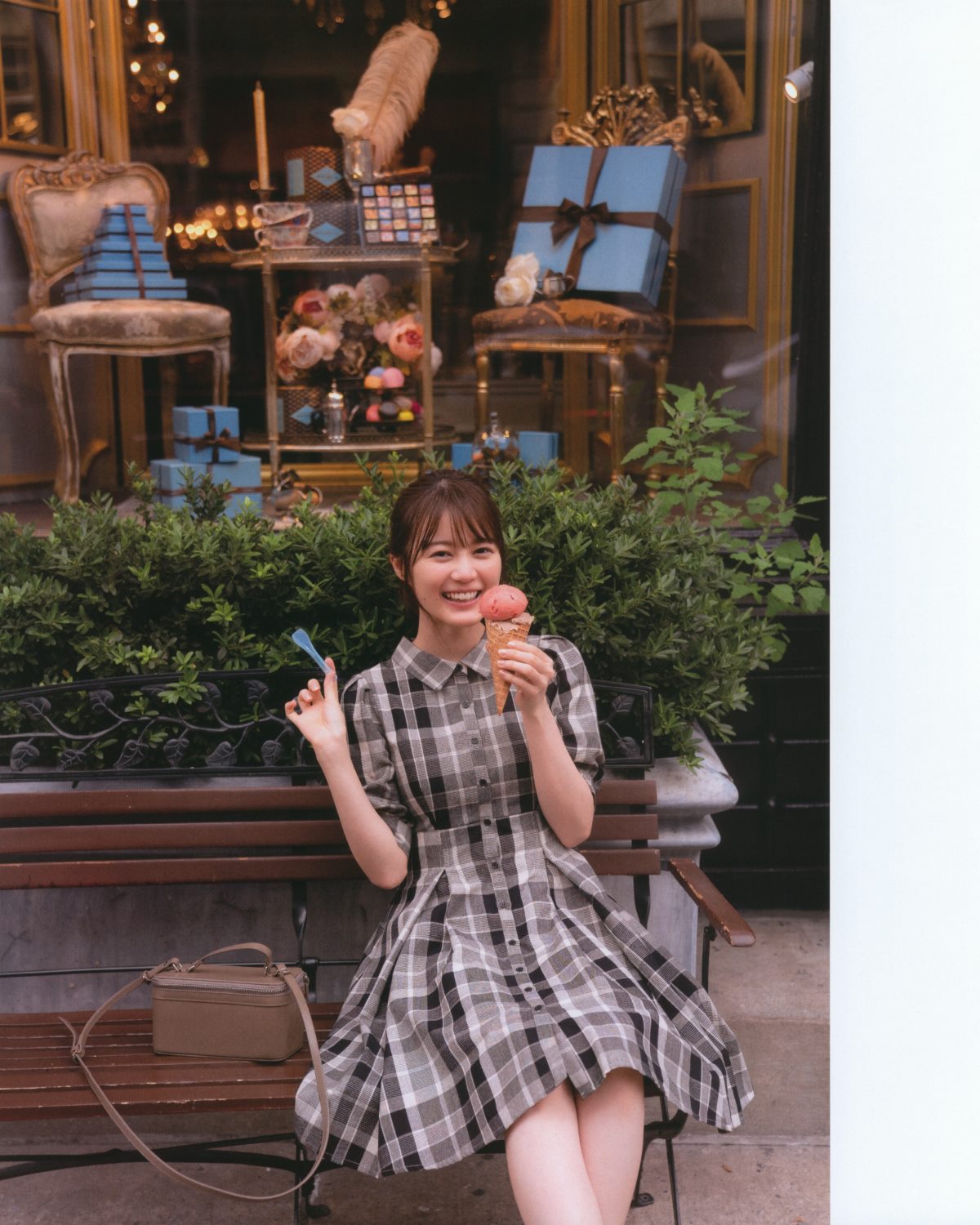 Photobook Ikuta Erika 2nd Photobook Intermission Nogizaka46 Bonus Postcard 生田絵梨花写真集 インターミッション 0019 0437313413.jpg
