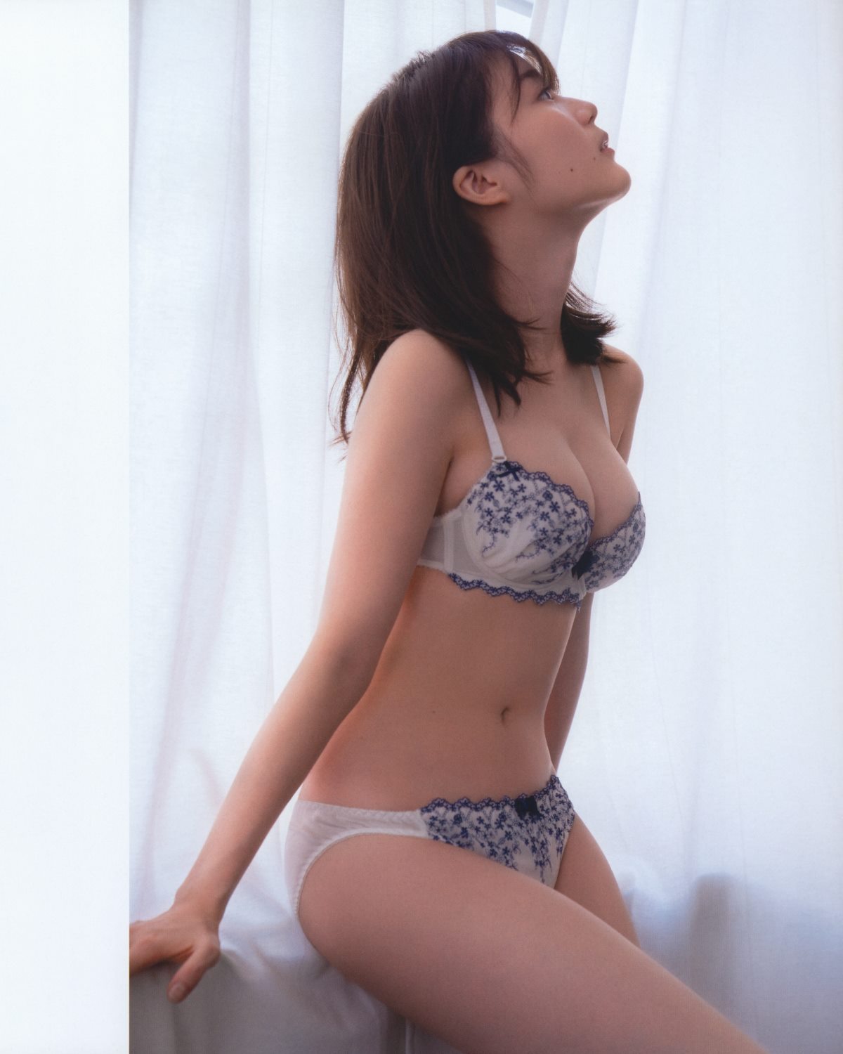 Photobook Ikuta Erika 2nd Photobook Intermission Nogizaka46 Bonus Postcard 生田絵梨花写真集 インターミッション 0046 1572860665.jpg
