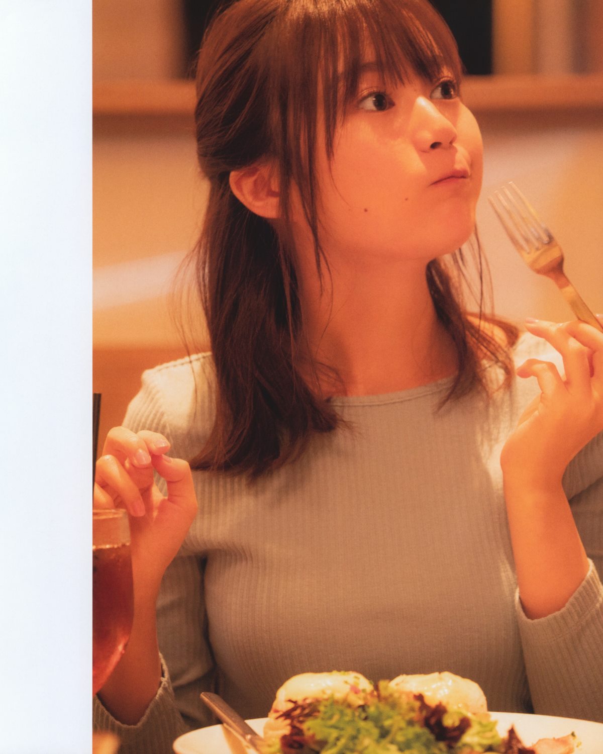 Photobook Ikuta Erika 2nd Photobook Intermission Nogizaka46 Bonus Postcard 生田絵梨花写真集 インターミッション 0050 9589425930.jpg
