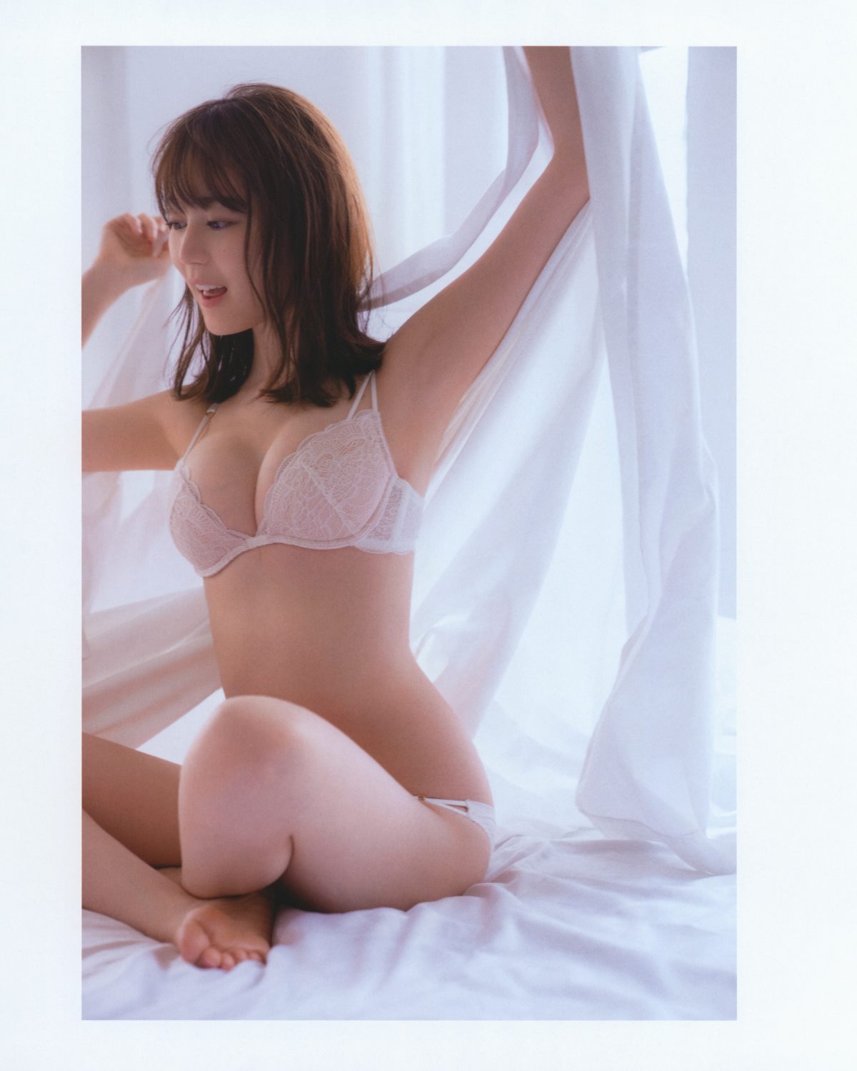 Photobook Ikuta Erika 2nd Photobook Intermission Nogizaka46 Bonus Postcard 生田絵梨花写真集 インターミッション 0094 2757787344.jpg