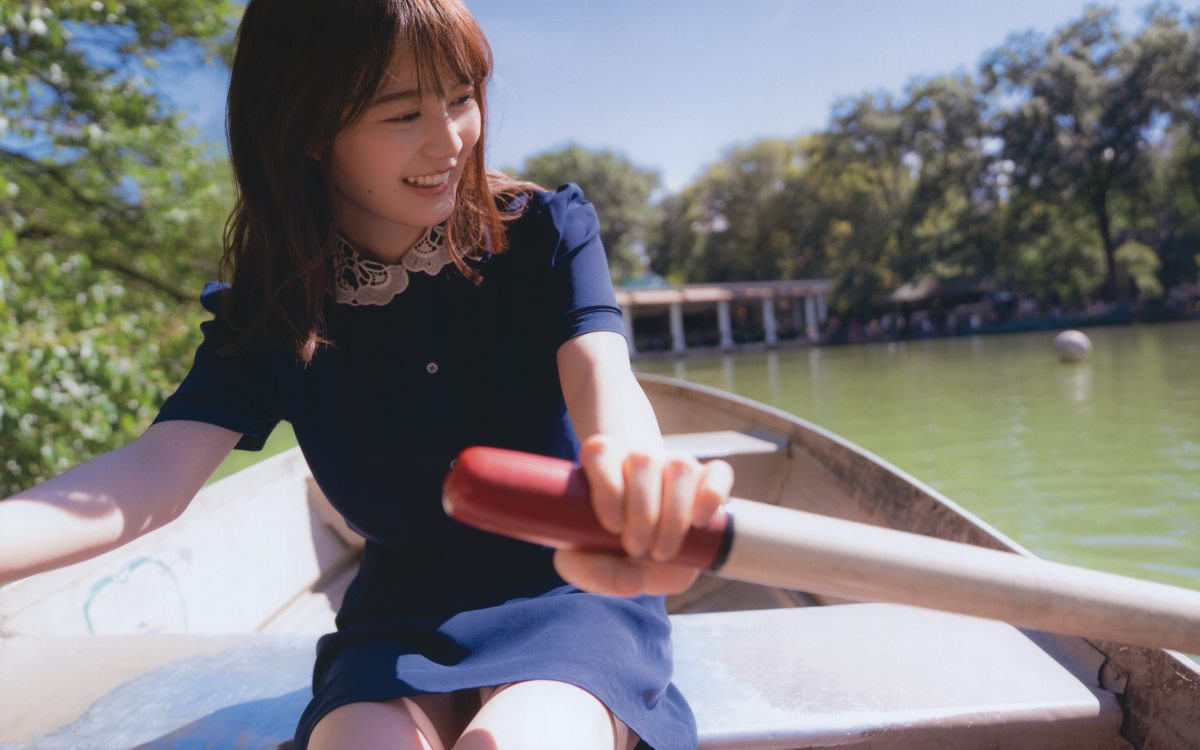 Photobook Ikuta Erika 2nd Photobook Intermission Nogizaka46 Bonus Postcard 生田絵梨花写真集 インターミッション 0099 6810047083.jpg