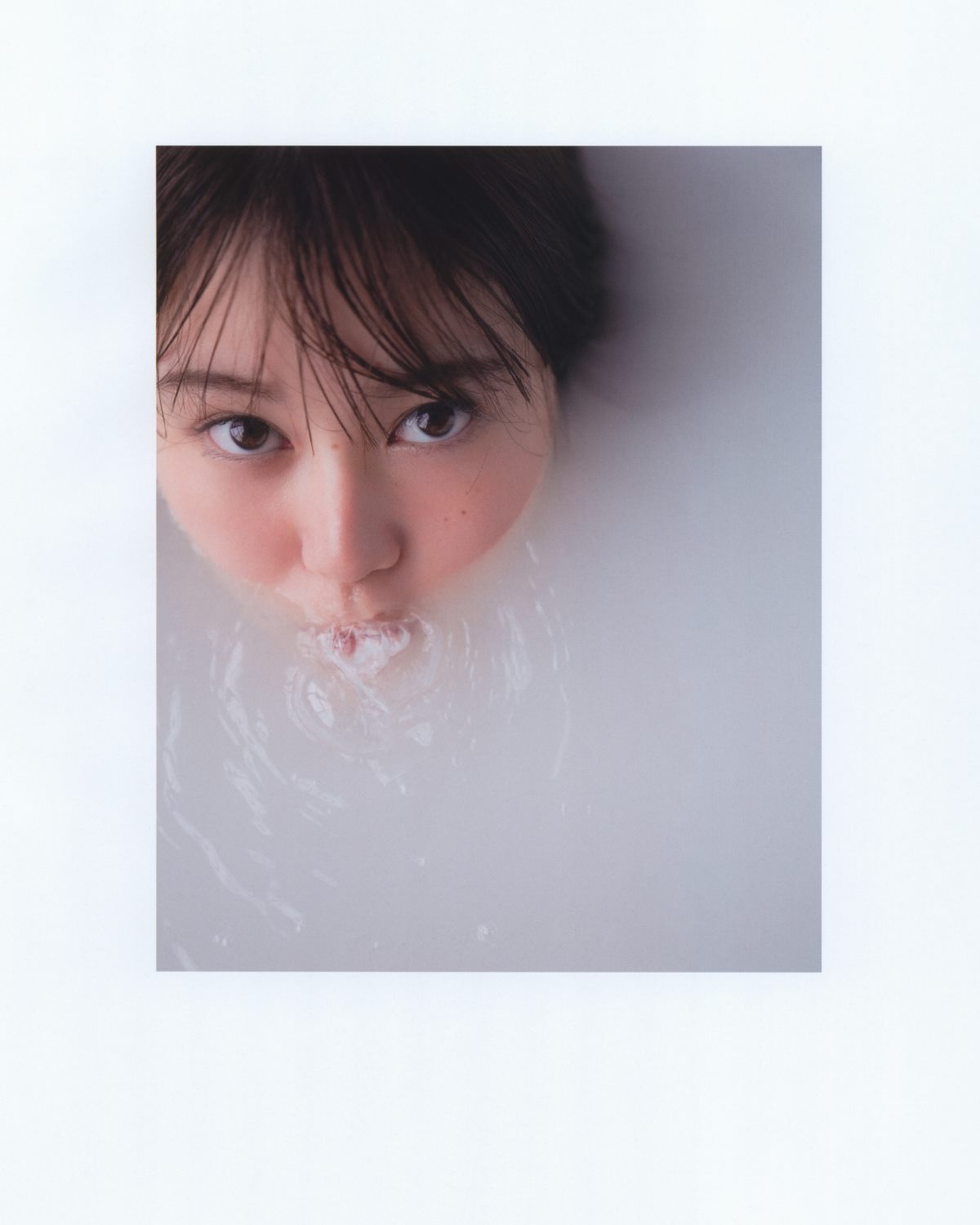 Photobook Ikuta Erika 2nd Photobook Intermission Nogizaka46 Bonus Postcard 生田絵梨花写真集 インターミッション 0121 1768955163.jpg