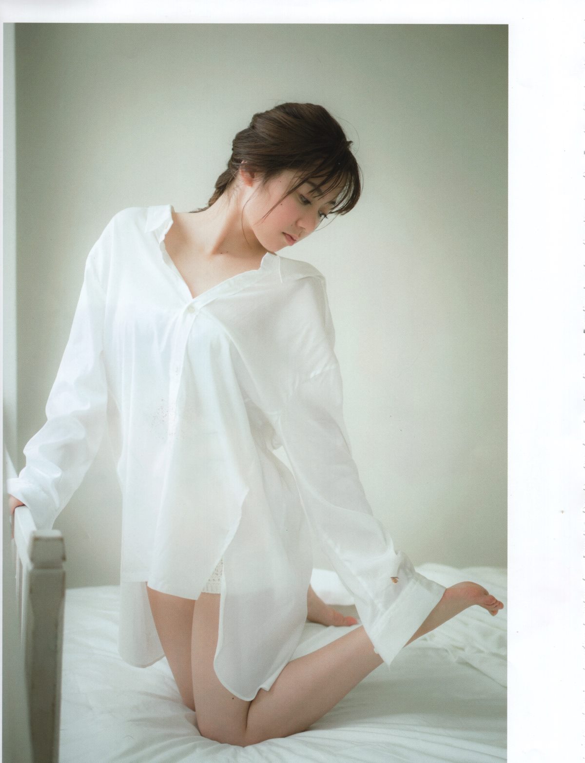 Photobook Keyakizaka46 Photobook – 21nin no Mikansei 欅坂46 ファースト写真集 21人の未完成 B 0090 8620191198.jpg