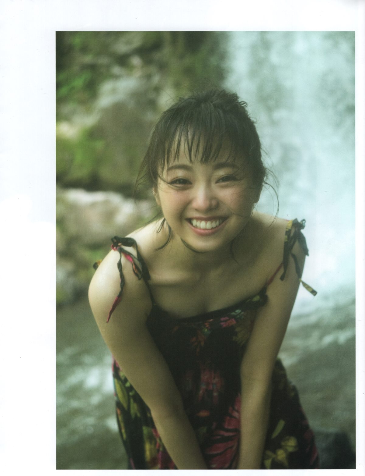 Photobook Keyakizaka46 Photobook – 21nin no Mikansei 欅坂46 ファースト写真集 21人の未完成 B 0116 6543985034.jpg