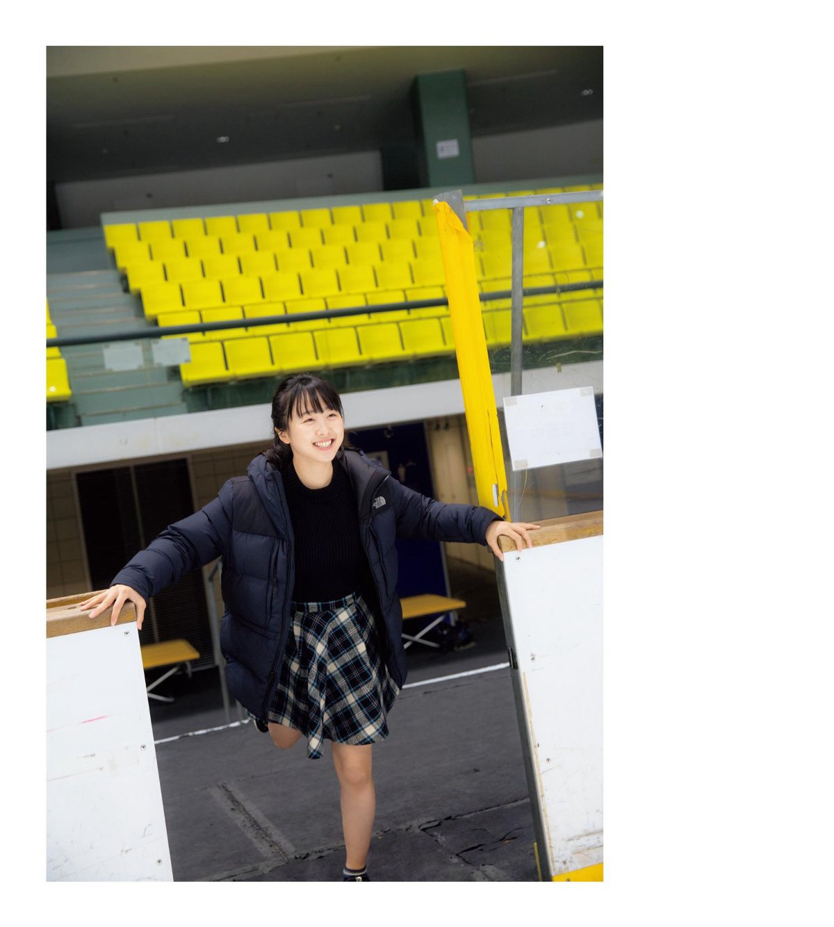 Photobook Miyu Honda 本田望結 JUNIOR HIGH SCHOOL DAYS 2020 04 30 0057 2488519002.jpg