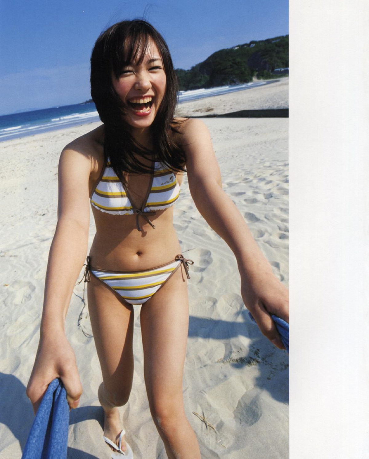 Photobook Yui Aragaki 新垣結衣 Chura Chura ちゅら ちゅら 2006 03 03 0020 1888623794.jpg