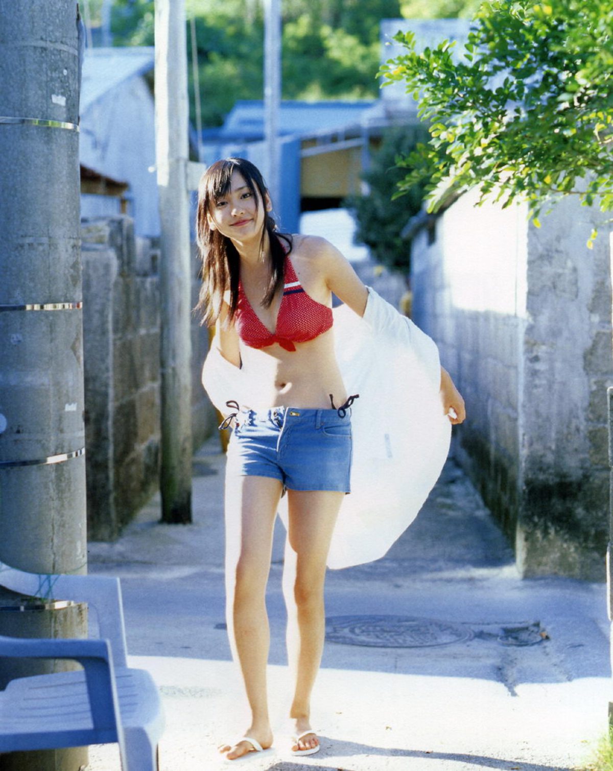 Photobook Yui Aragaki 新垣結衣 Chura Chura ちゅら ちゅら 2006 03 03 0049 4984177823.jpg