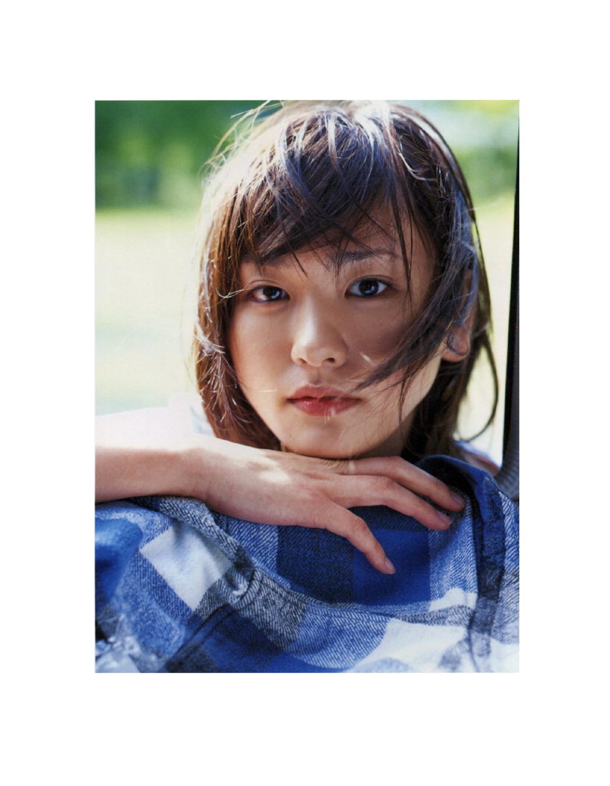 Photobook Yui Aragaki 新垣結衣 Chura Chura ちゅら ちゅら 2006 03 03 0091 0145772299.jpg