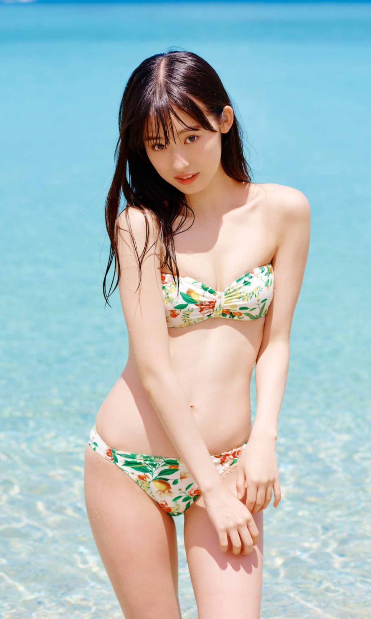 Photobook Ayaka Imoto 井本彩花 The Heroine Is Dignified And Beautiful 17 Years Old 0012 4458723559.jpg