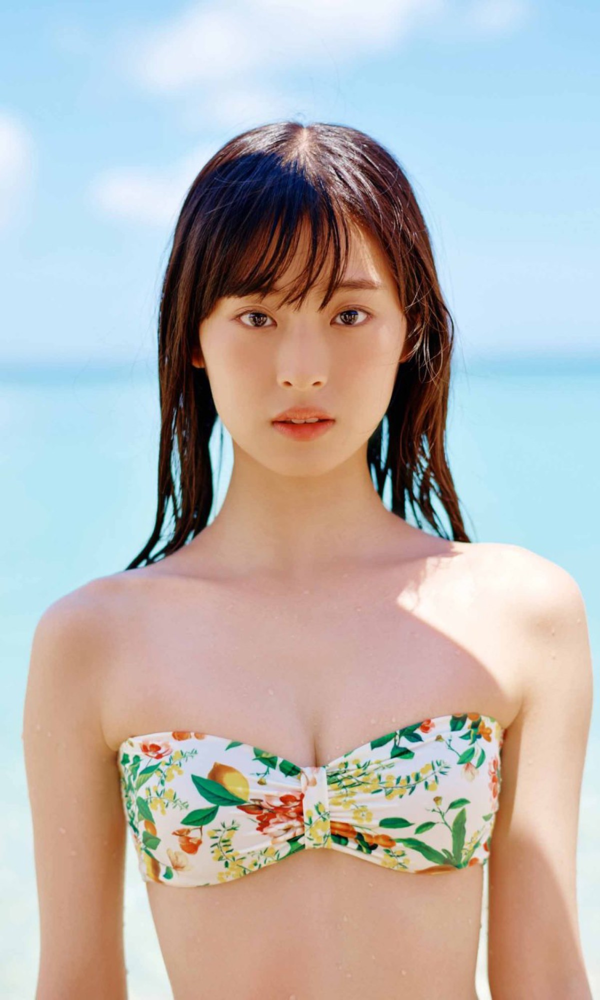 Photobook Ayaka Imoto 井本彩花 The Heroine Is Dignified And Beautiful 17 Years Old 0016 9938841242.jpg