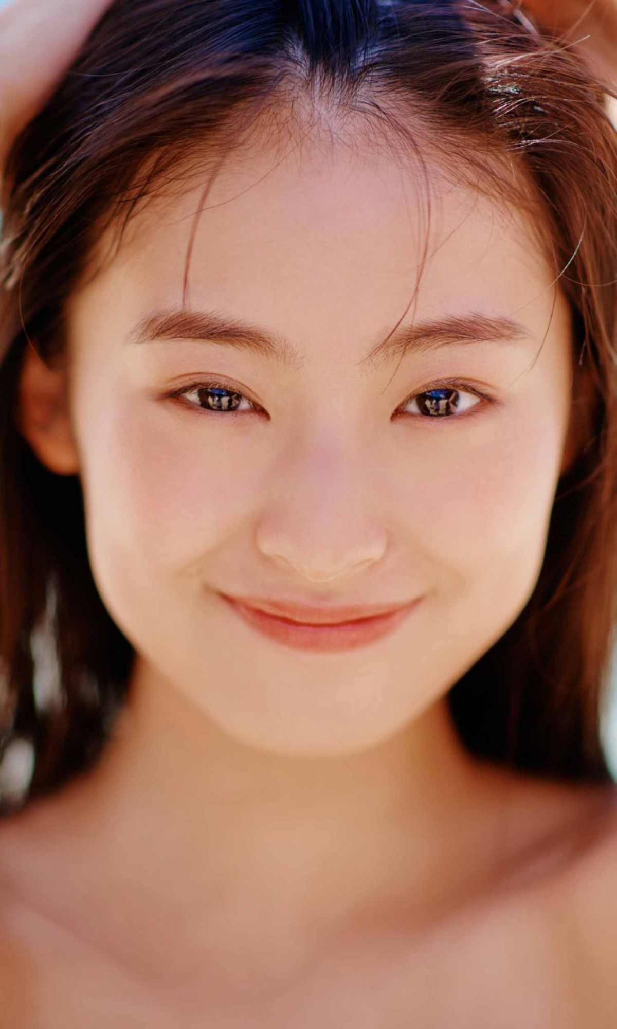Photobook Ayaka Imoto 井本彩花 The Heroine Is Dignified And Beautiful 17 Years Old 0017 7511656105.jpg
