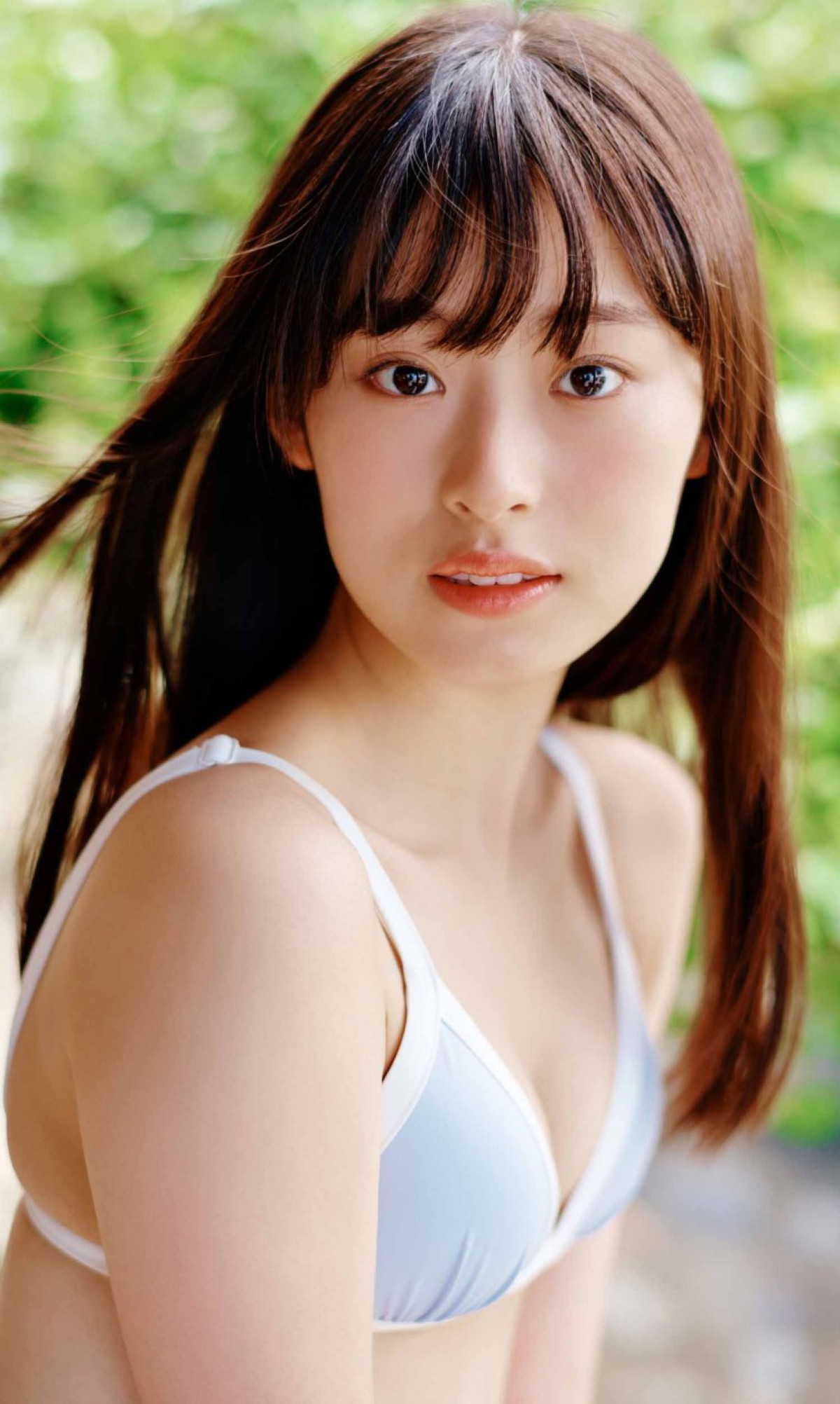 Photobook Ayaka Imoto 井本彩花 The Heroine Is Dignified And Beautiful 17 Years Old 0029 8290930160.jpg
