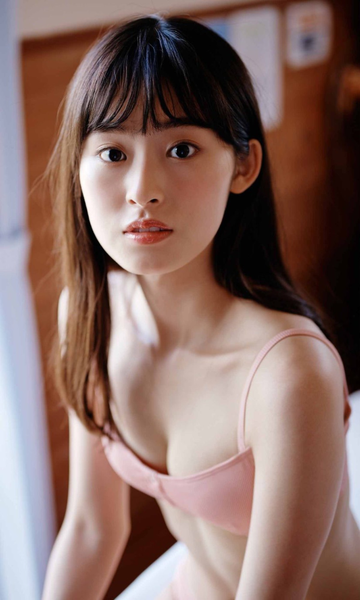 Photobook Ayaka Imoto 井本彩花 The Heroine Is Dignified And Beautiful 17 Years Old 0034 0275050947.jpg