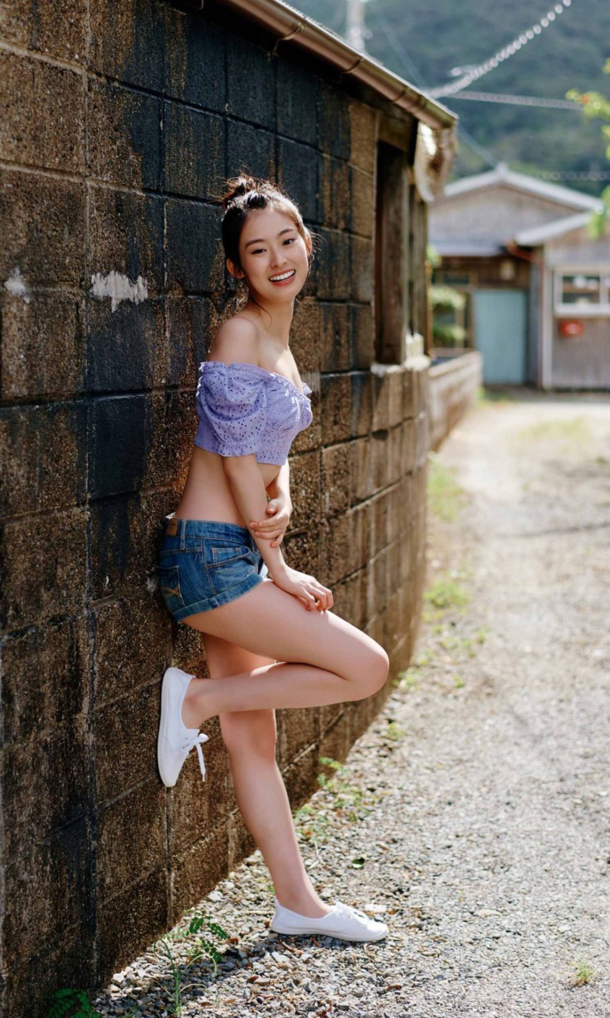 Photobook Ayaka Imoto 井本彩花 The Heroine Is Dignified And Beautiful 17 Years Old 0037 6214548753.jpg