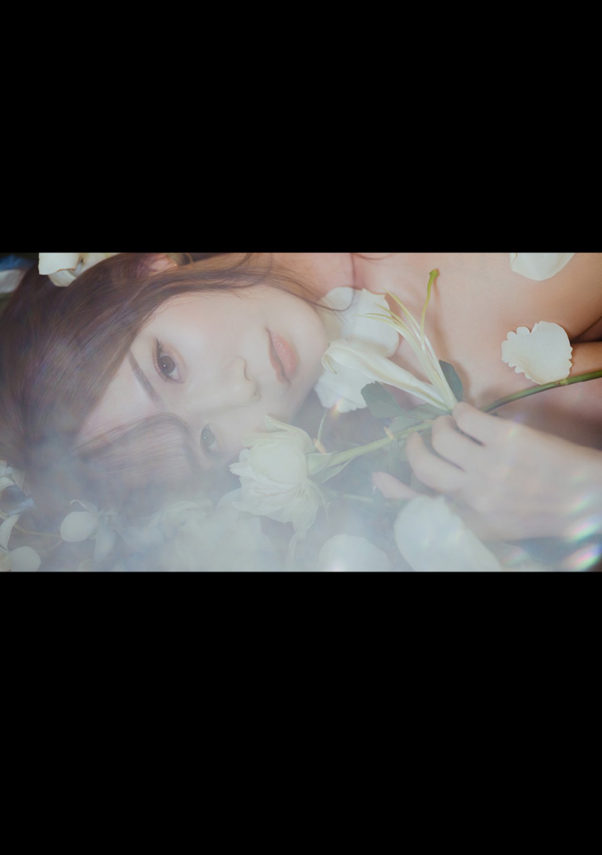 https://goddess247.com/wp-content/uploads/2022/12/Photobook-Miru-Sakamichi-坂道みる-Escape-No-Watermark-0017-7369063113.jpg