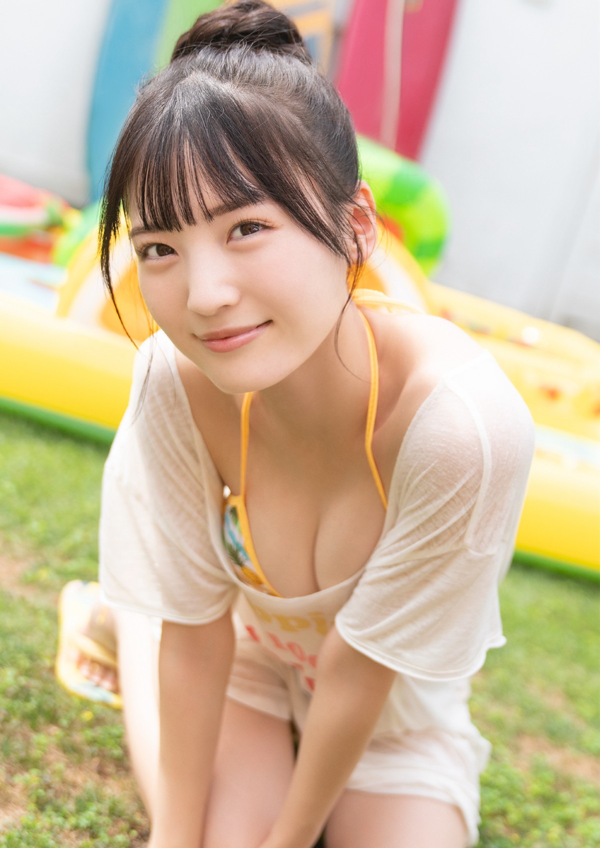 Photobook Yura Yura 由良ゆら Azatoi Summer Girl 0002 8304209517.jpg