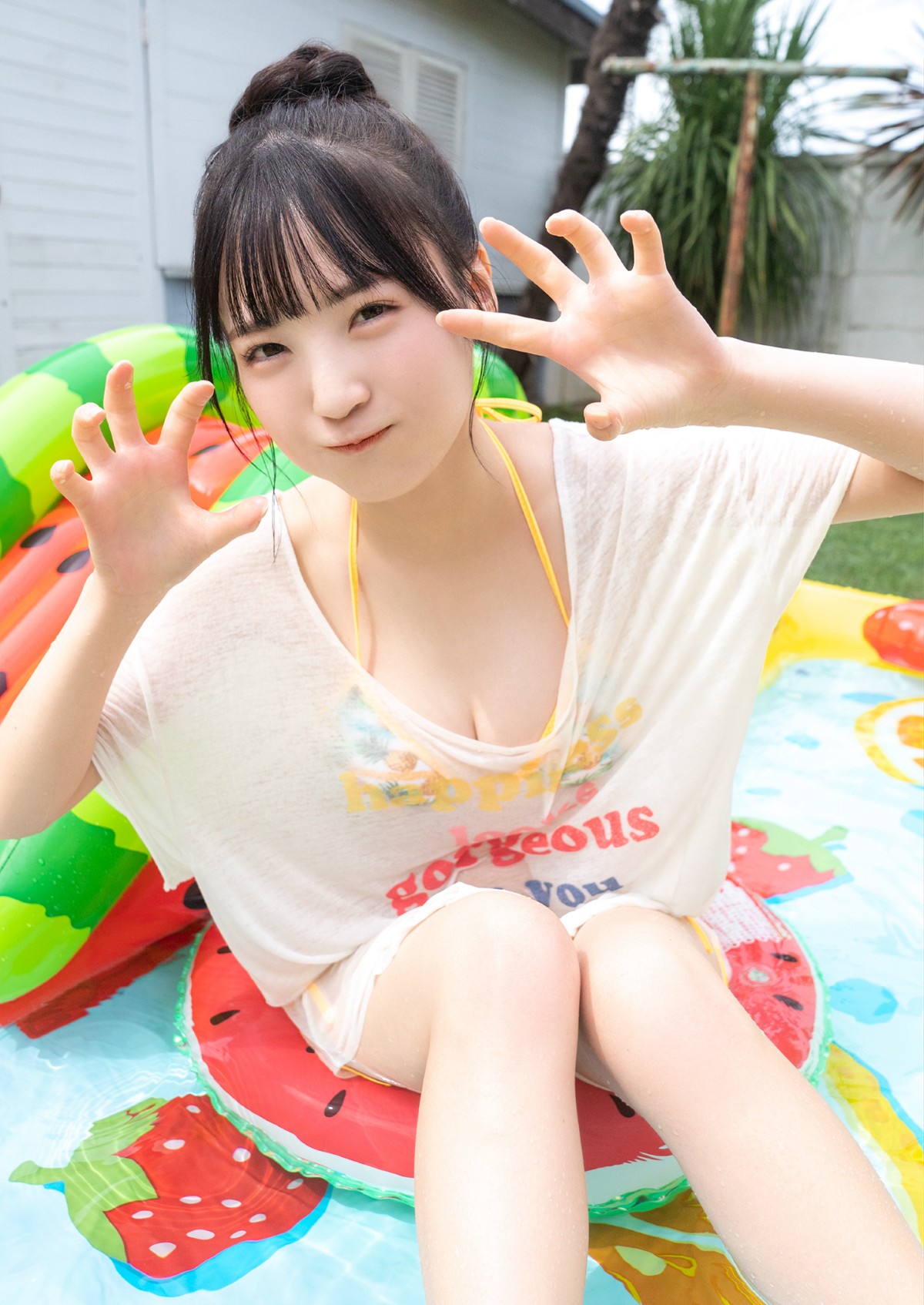 Photobook Yura Yura 由良ゆら Azatoi Summer Girl 0004 5945882713.jpg