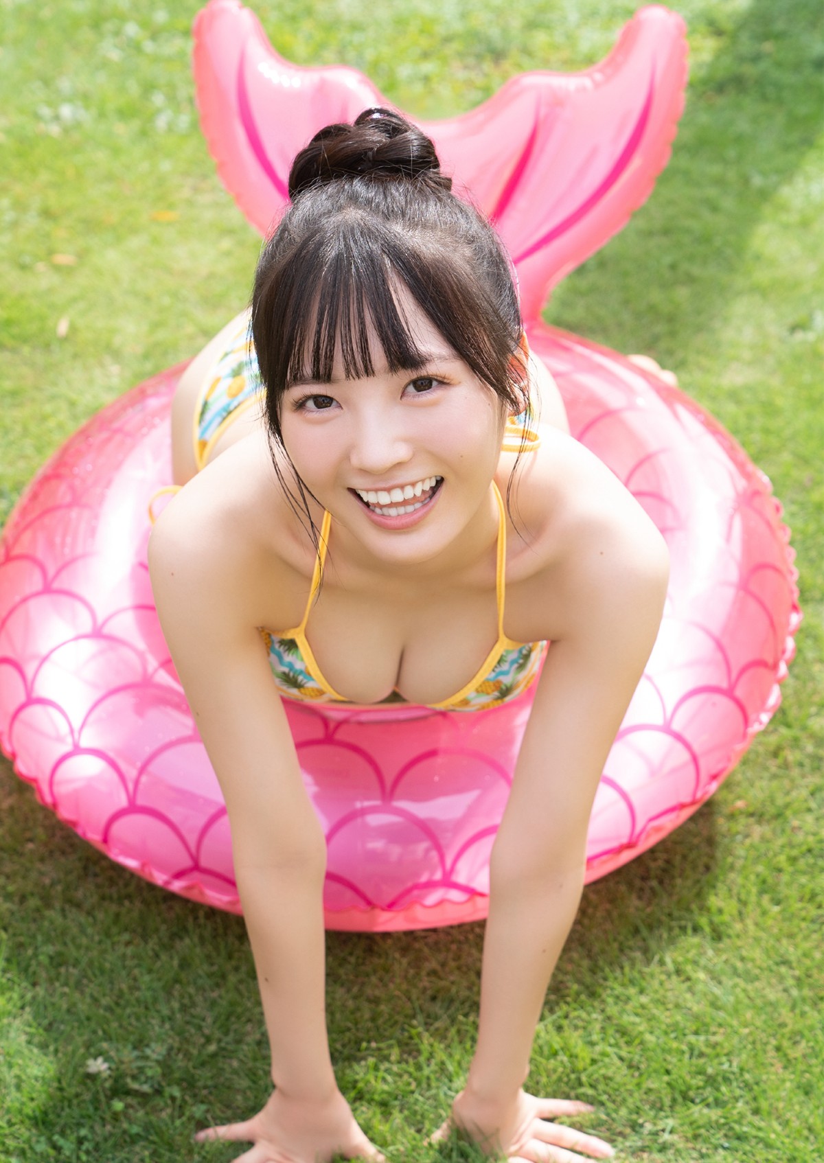 Photobook Yura Yura 由良ゆら Azatoi Summer Girl 0013 5100034020.jpg