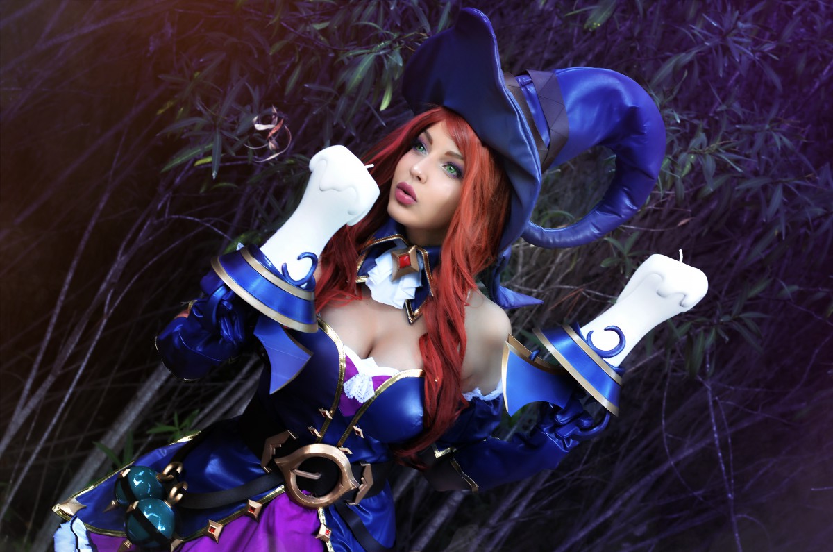 Shermie Bewitching Miss Fortune 0010 7658672891.jpg