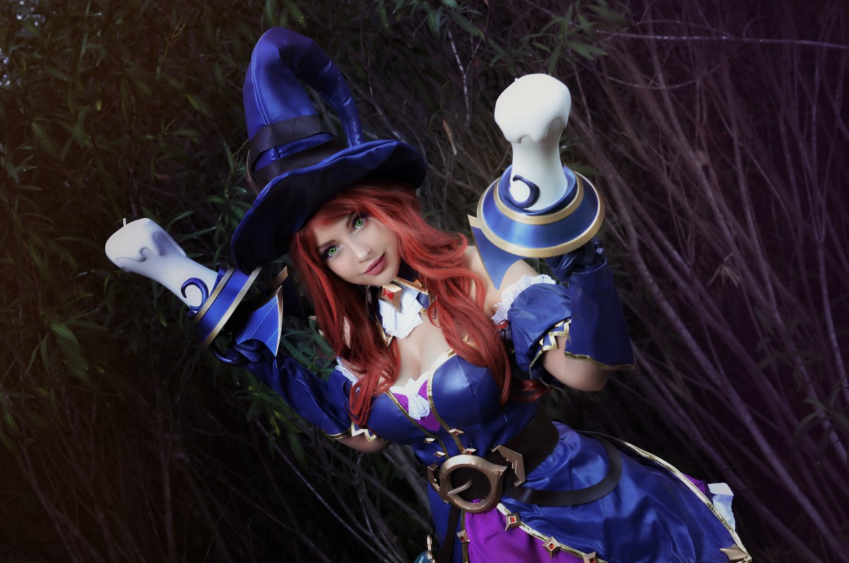 Shermie Bewitching Miss Fortune 0012 3492922067.jpg