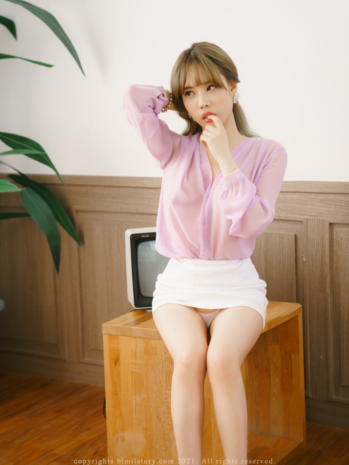 Bimilstory Eunha 은하 Vol 04 How to Dress in Case of F Cup Size Woman 0021 8721344390.jpg