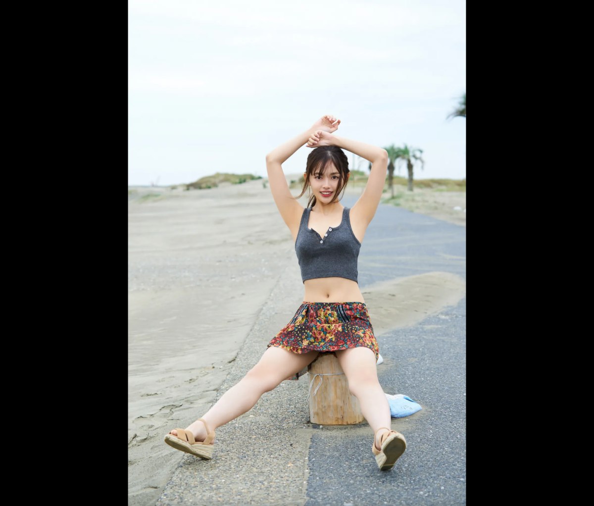 FRIDAY Digital Photo Hinami Mori 森 日菜美 Seaside Girl Complete Edition 0016 8596529979.jpg
