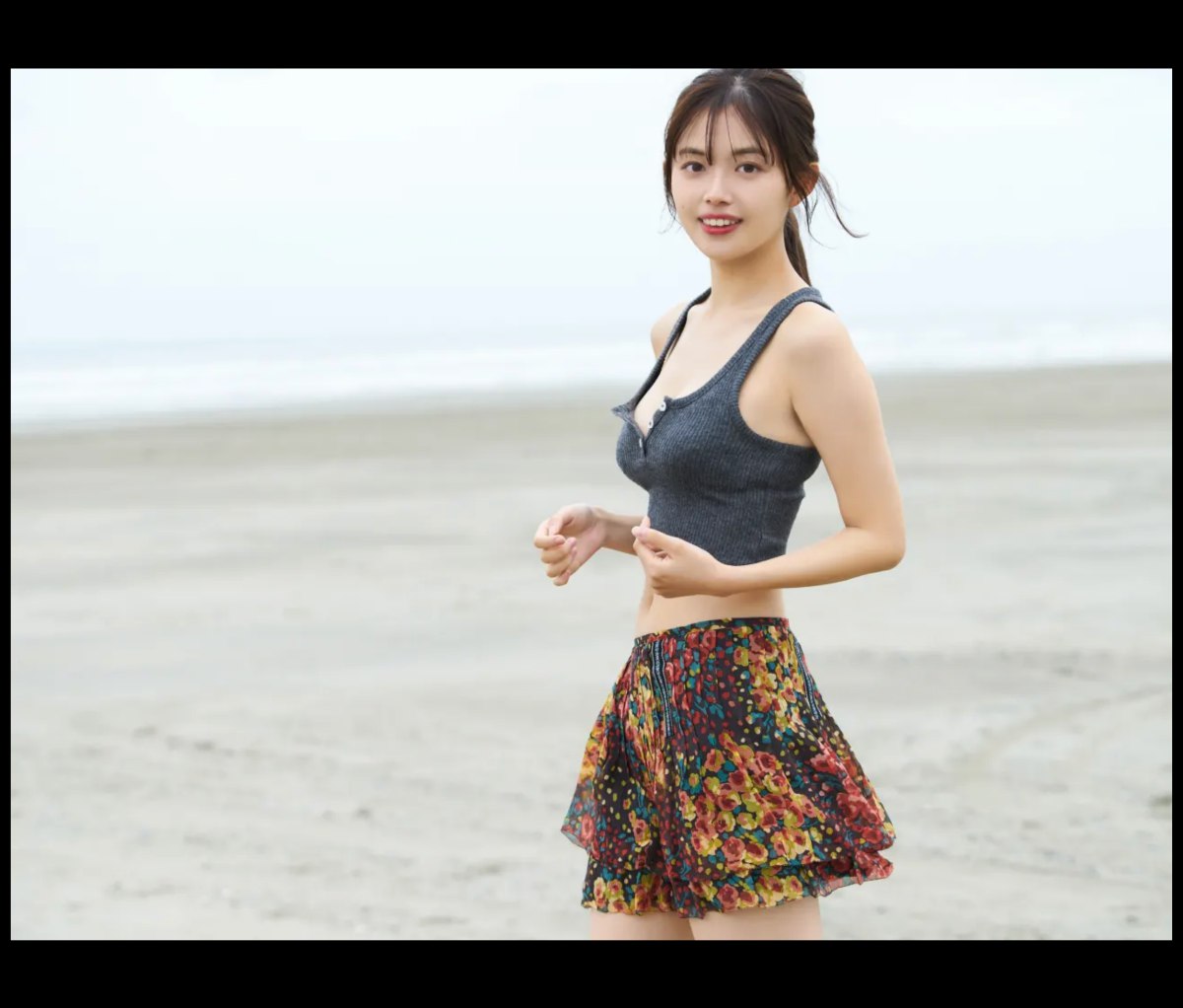 FRIDAY Digital Photo Hinami Mori 森 日菜美 Seaside Girl Complete Edition 0018 6828113317.jpg