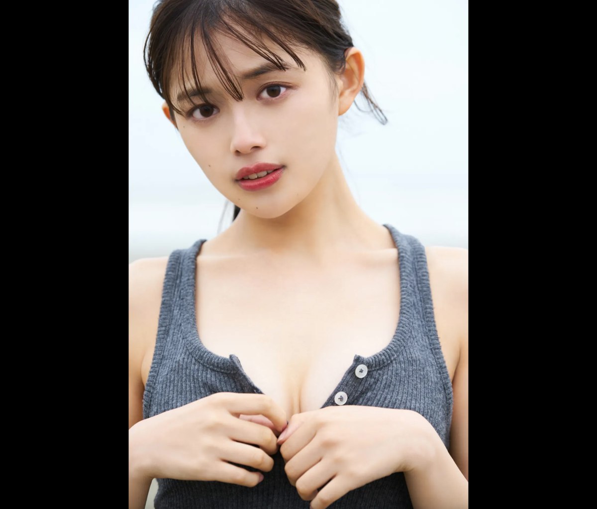 FRIDAY Digital Photo Hinami Mori 森 日菜美 Seaside Girl Complete Edition 0032 6154911082.jpg