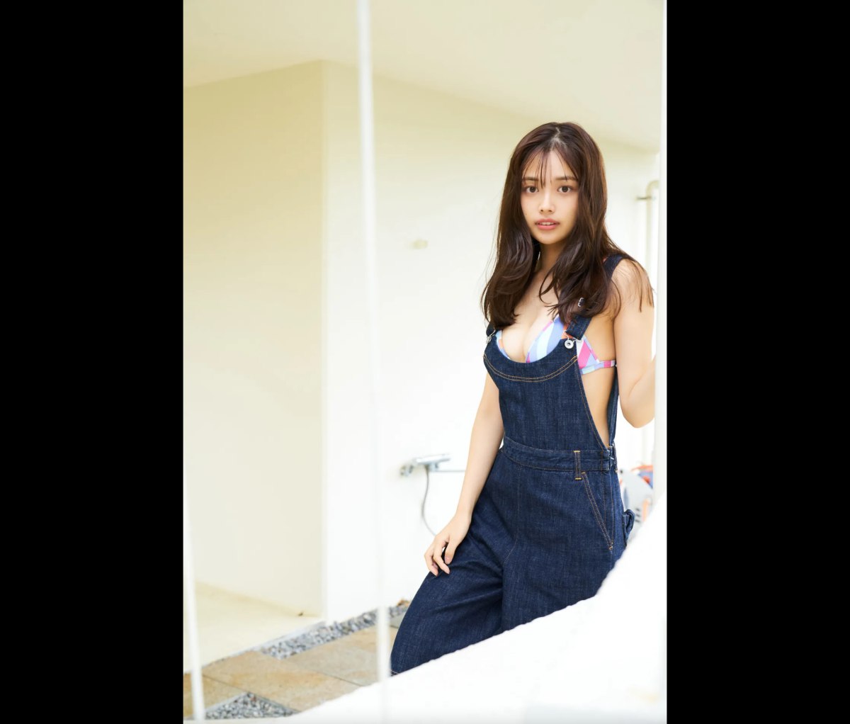 FRIDAY Digital Photo Hinami Mori 森 日菜美 Seaside Girl Complete Edition 0048 7804312715.jpg