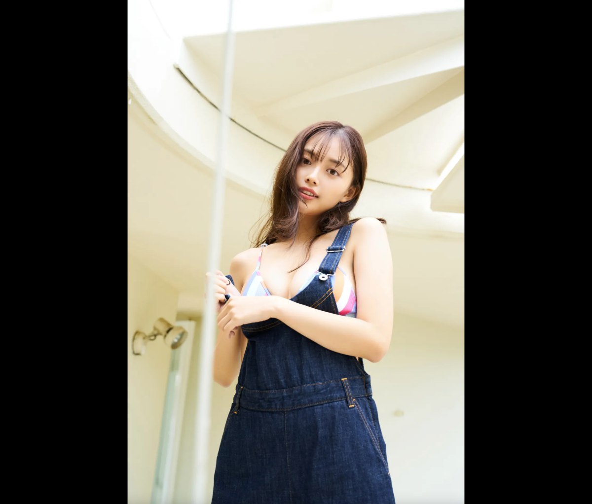 FRIDAY Digital Photo Hinami Mori 森 日菜美 Seaside Girl Complete Edition 0054 0613314471.jpg