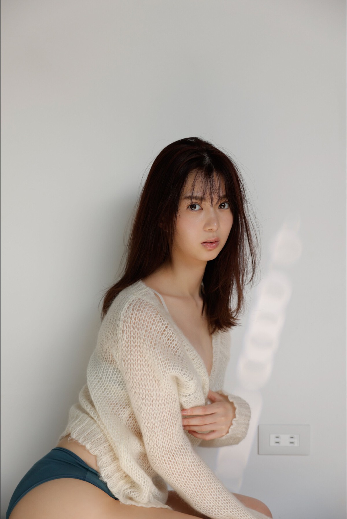 https://goddess247.com/wp-content/uploads/2023/03/FRIDAYデジタル写真集-Digital-Photobook-2023-01-19-Riko-Matsudaira-松平璃子-Glossy-And-Sexy-Vol-2-0054-2921278708.jpg