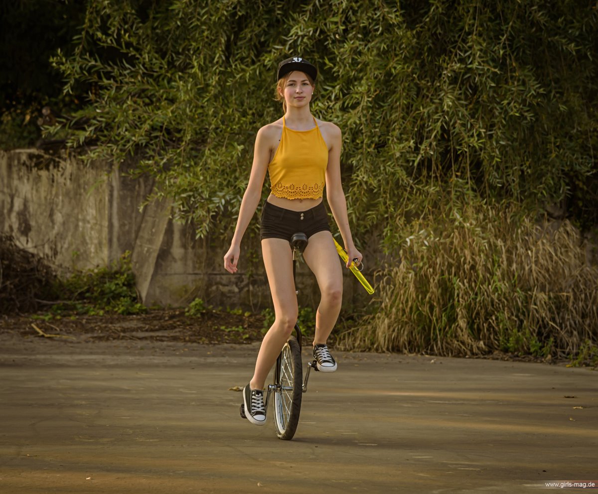 Girls Mag Annika Bubbles on a Unicycle 0027 0731431619.jpg