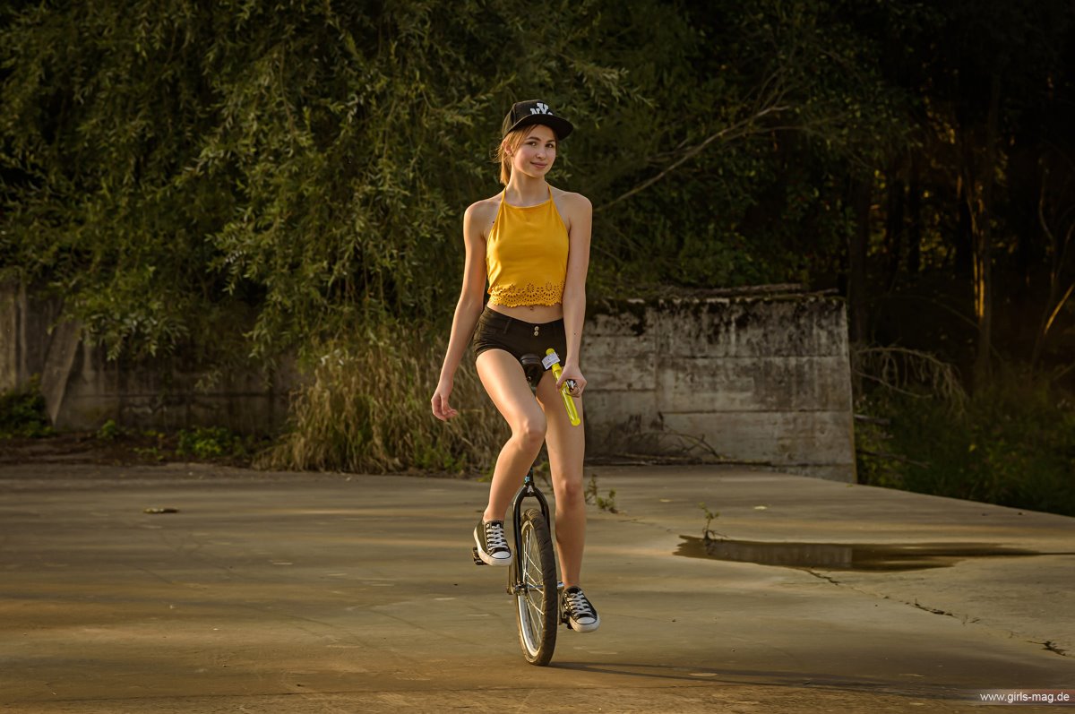 Girls Mag Annika Bubbles on a Unicycle 0033 1802540151.jpg