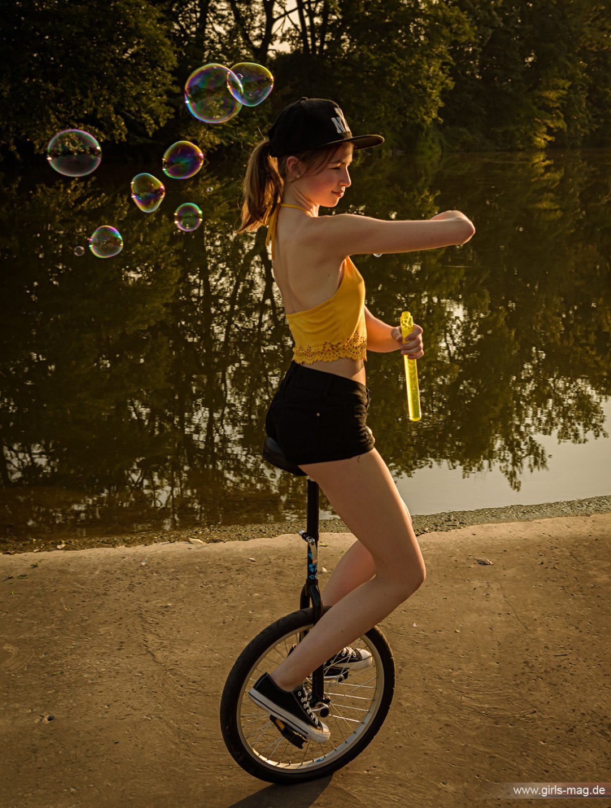 Girls Mag Annika Bubbles on a Unicycle 0095 0978754282.jpg
