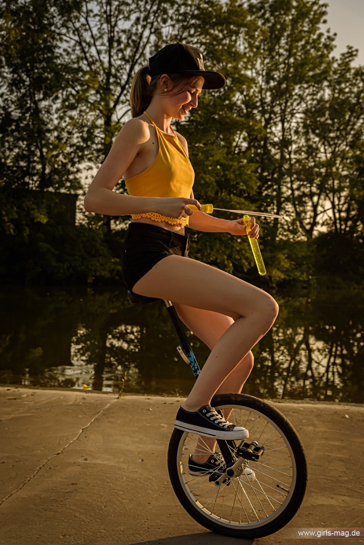 Girls Mag Annika Bubbles on a Unicycle 0107 4189589712.jpg