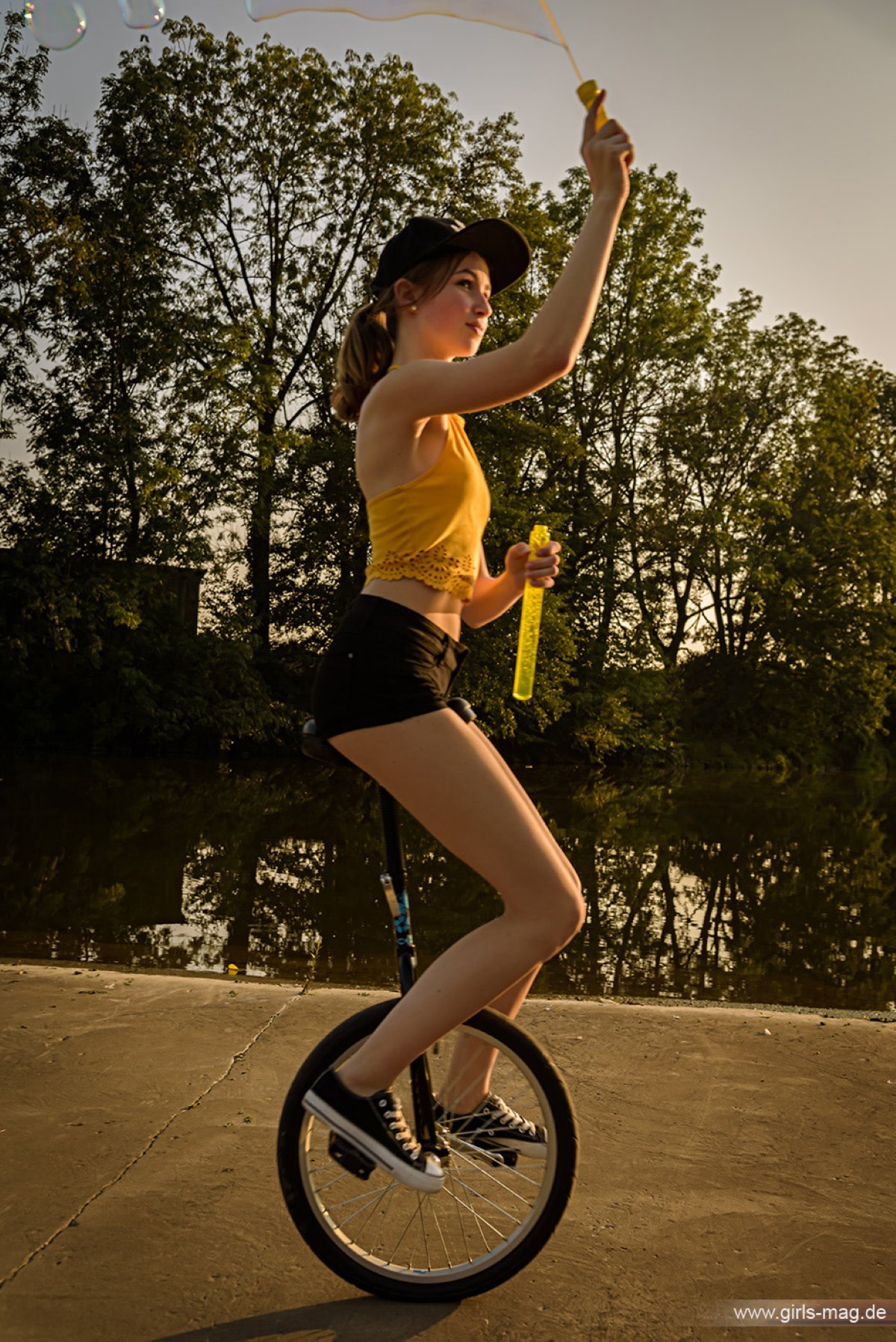 Girls Mag Annika Bubbles on a Unicycle 0116 4783428708.jpg