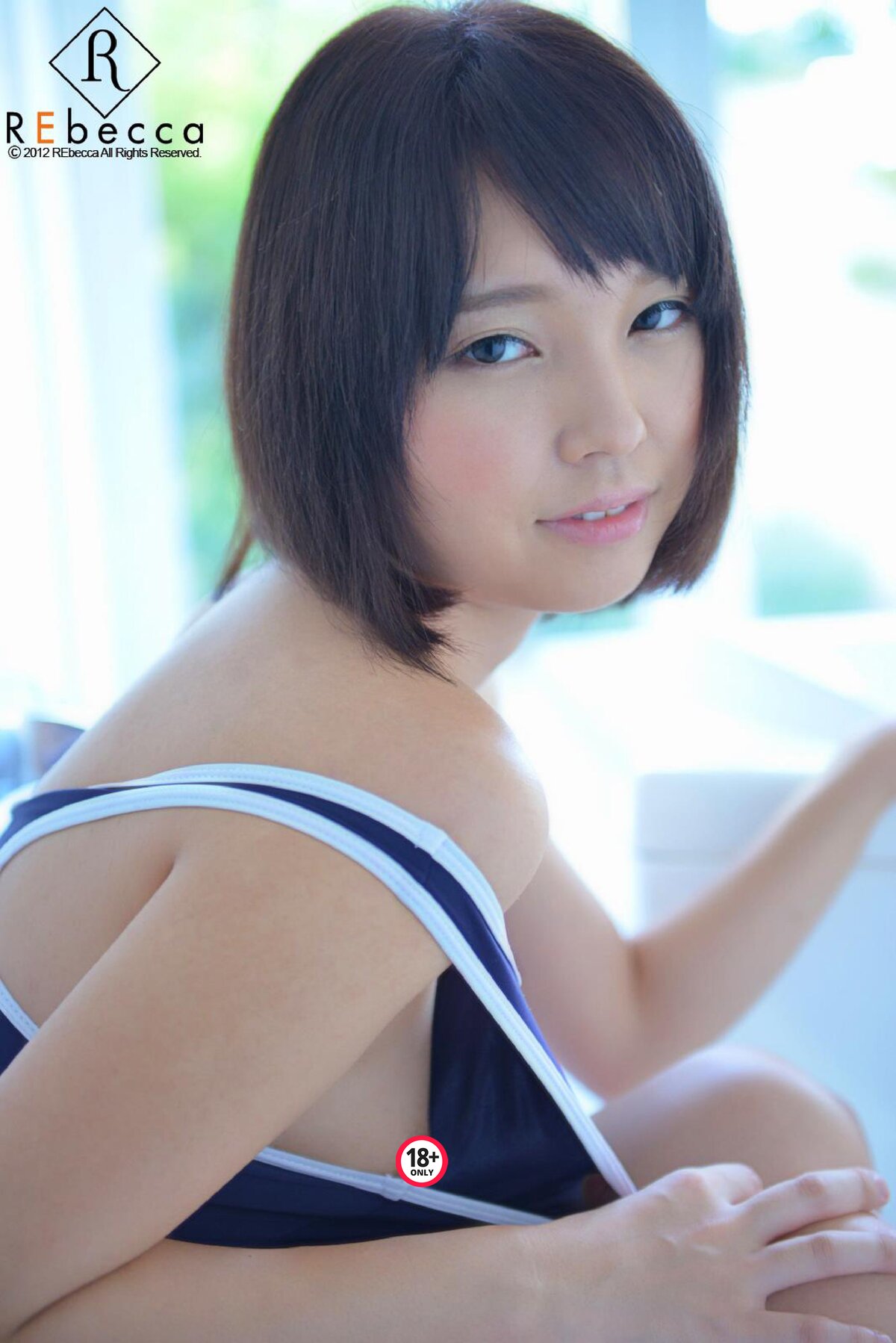 Photobook Iku Natsumi 夏海いく First Naked Virgin Nude 0043 9780827715.jpg