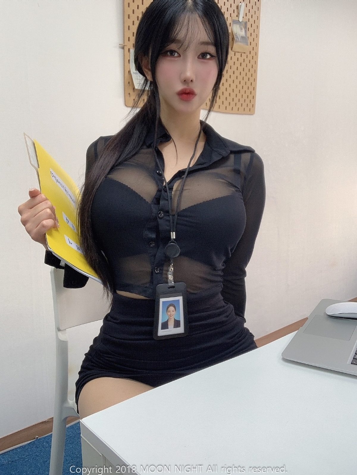 Moon Night Snap Yunjin In The Office 0019 4214117345.jpg