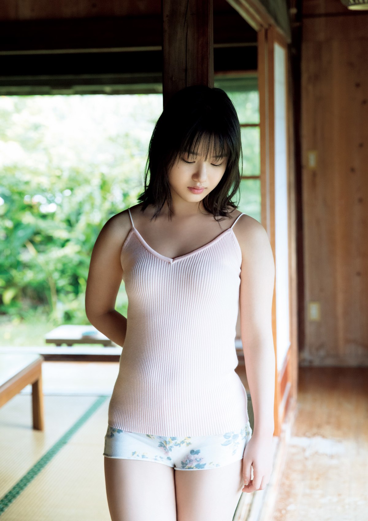 https://goddess247.com/wp-content/uploads/2023/09/Photobook-2019-08-27-Reina-Yokoyama-横山玲奈-REINA-Is-Eighteen-0020-5689640883.jpg