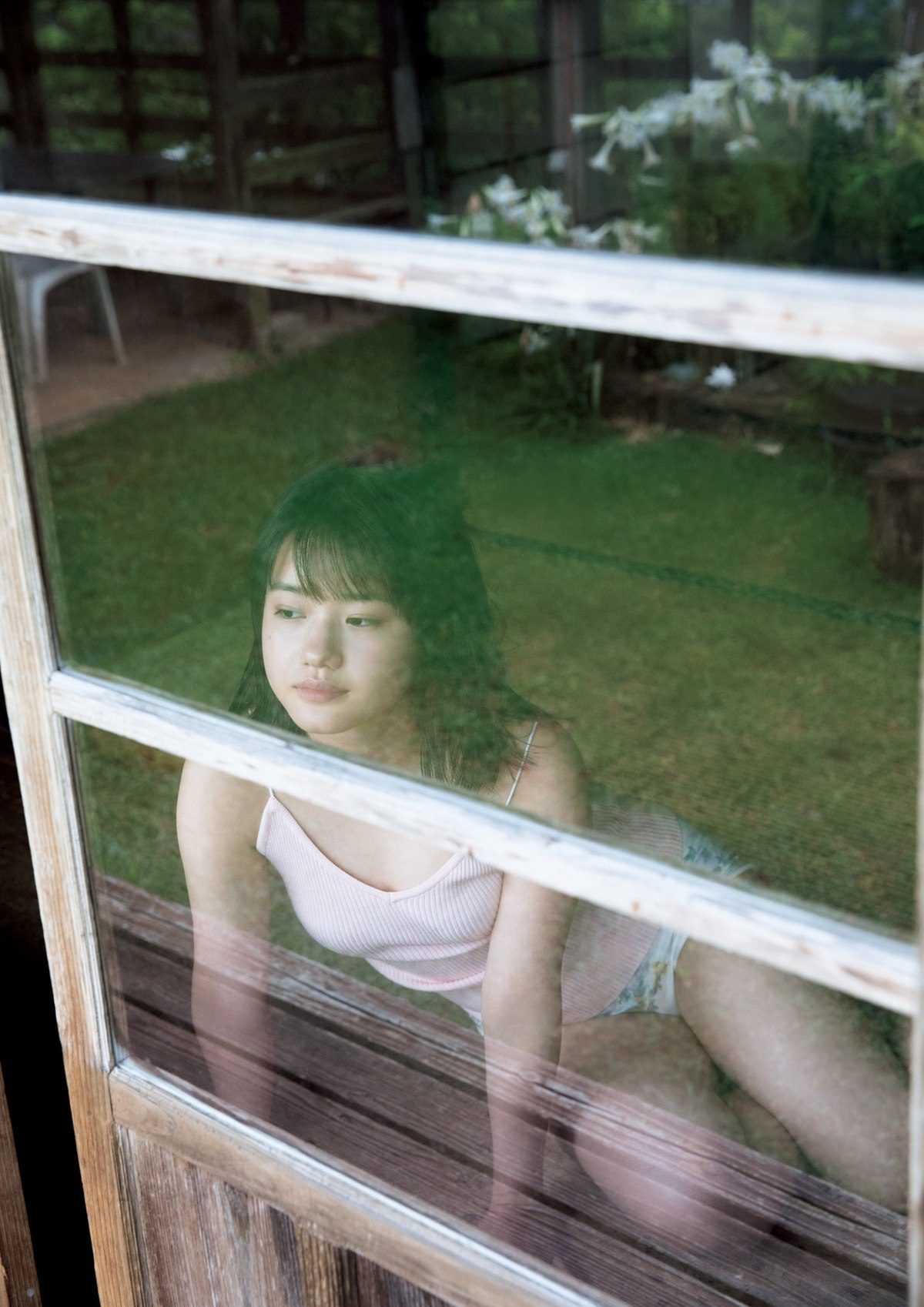 https://goddess247.com/wp-content/uploads/2023/09/Photobook-2019-08-27-Reina-Yokoyama-横山玲奈-REINA-Is-Eighteen-0023-9905990715.jpg