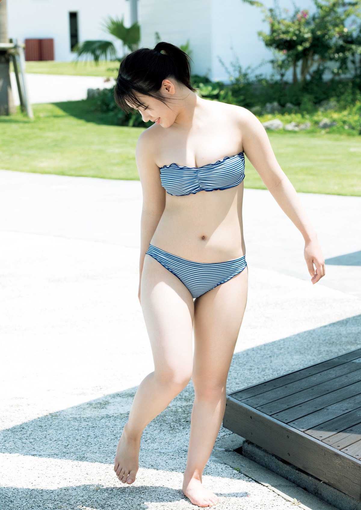 https://goddess247.com/wp-content/uploads/2023/09/Photobook-2019-08-27-Reina-Yokoyama-横山玲奈-REINA-Is-Eighteen-0034-0553707052.jpg