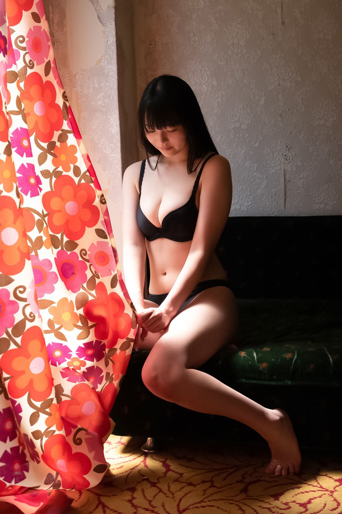 Weekly Gendai Photobook 2023 07 09 Suzuka Sayama 佐山すずか Body Wet In The Shower 0009 1485545437.jpg