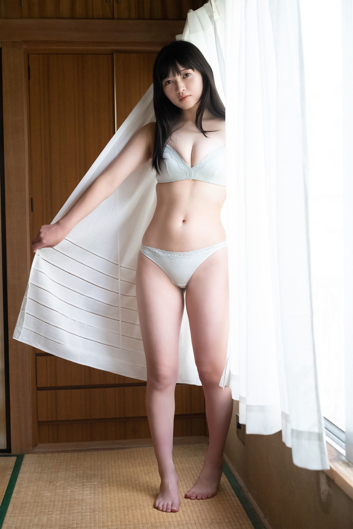 Weekly Gendai Photobook 2023 07 09 Suzuka Sayama 佐山すずか Body Wet In The Shower 0065 8620359144.jpg