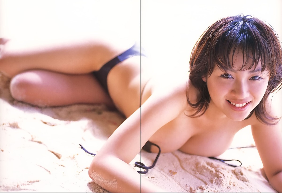 Photobook Kagurazaka Megumi 神楽坂恵 Infinity 0014 6552160751.jpg
