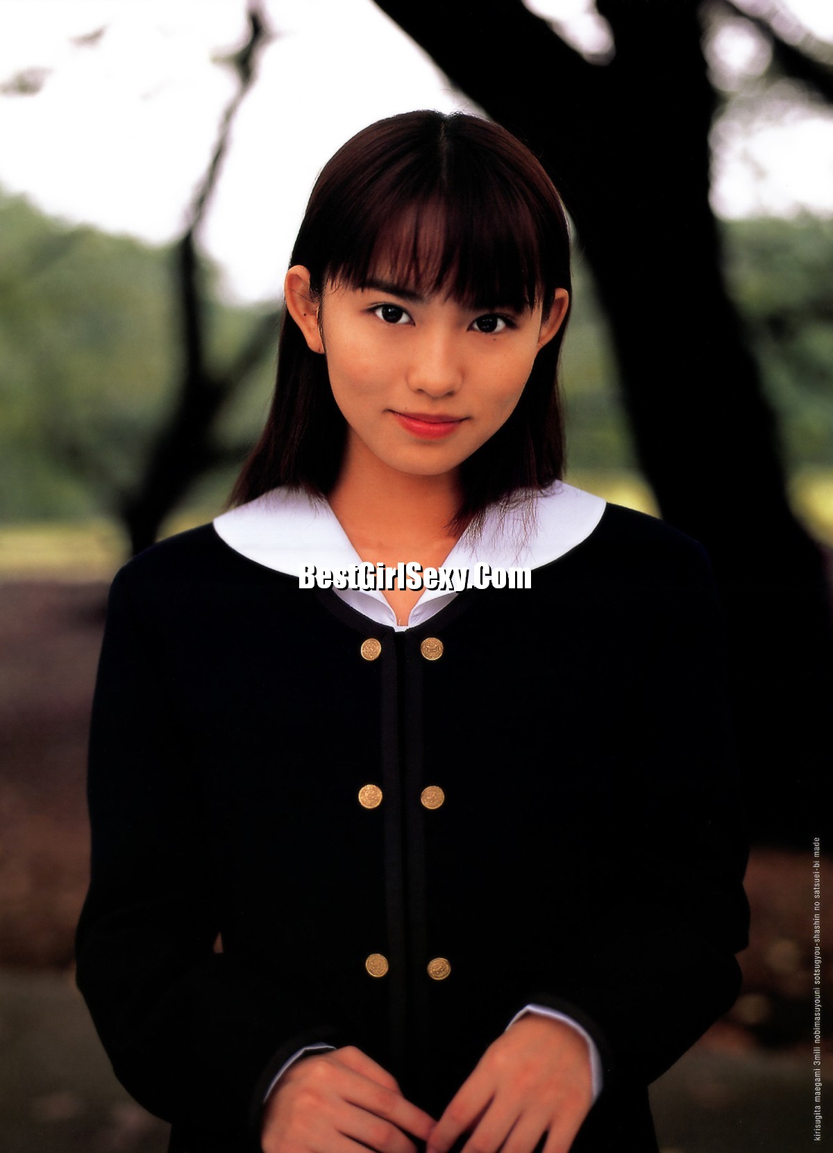 Photobook Yui Ichikawa 市川由衣 Uniform Collection 0015 7234008021.jpg